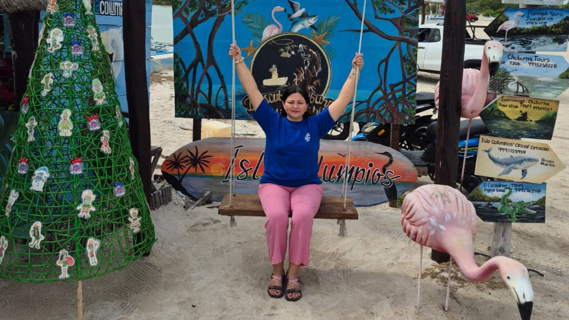 Visitante en Isla Columpios, una de las salidas costeras que ofrece Mary Tours