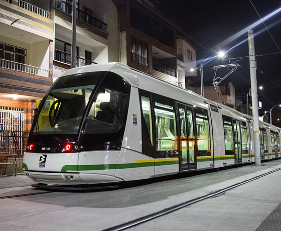 Tren del Metro de Medellín, referencia de los recorridos urbanos que ofrece Medellin City Services