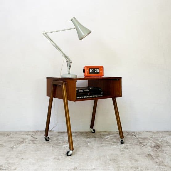 Mid Century Furniture UK | Authentic British & Danish | & VNTG