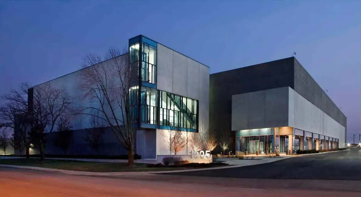 Data-centre building shown on the NolimitCloud website
