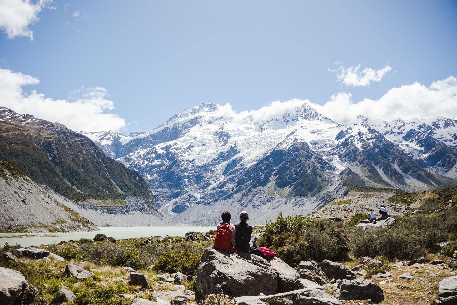 Lago alpino junto al parque nacional Aoraki/Mount Cook.