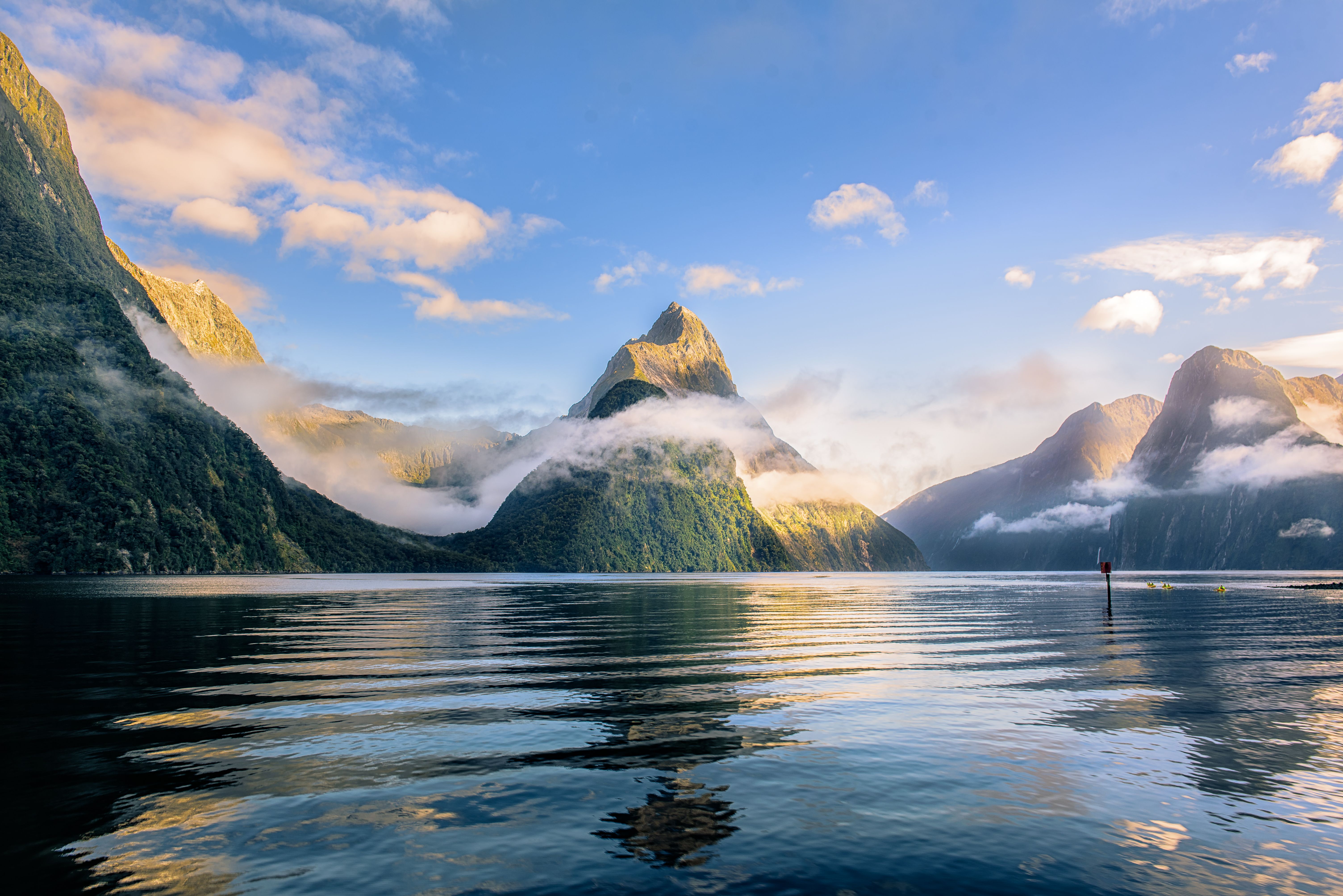 Mitre Peak en Milford Sound, destino de la excursión de Cheeky Kiwi desde Queenstown.