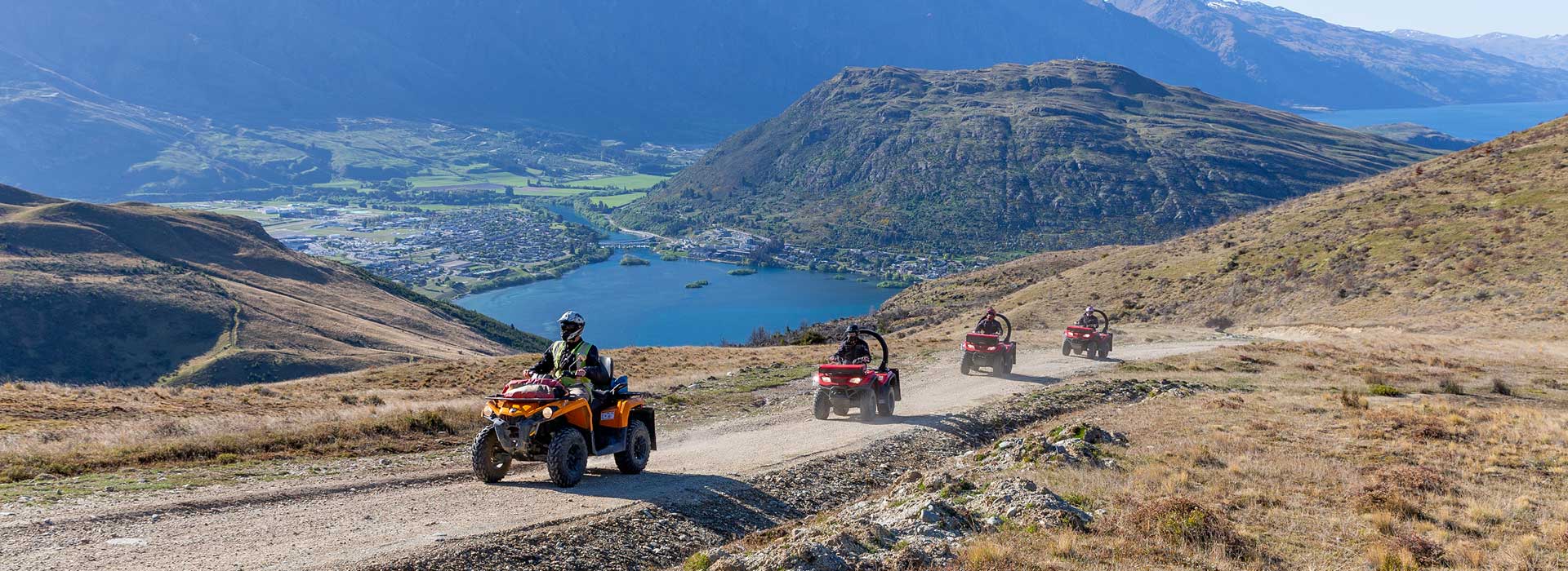 Recorrido en quad de Nomad Safaris por el terreno de Queenstown.
