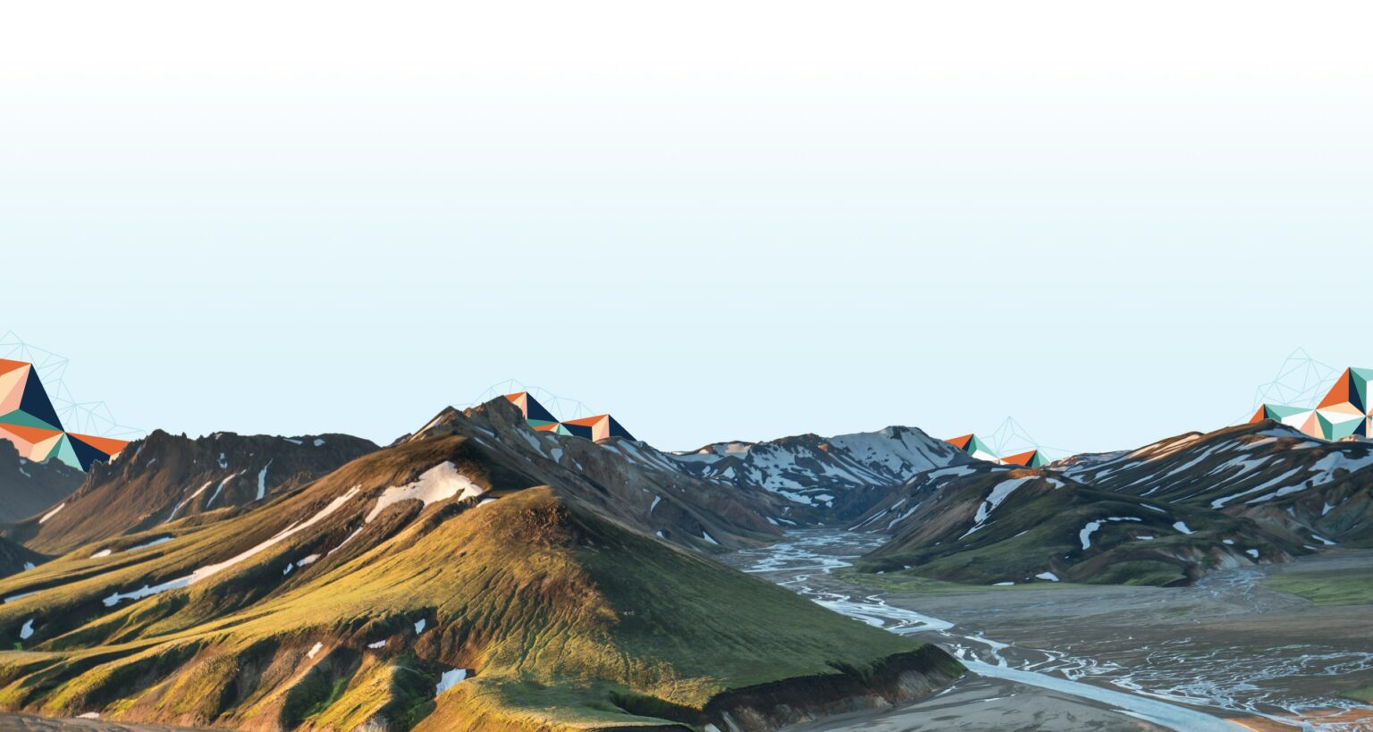 Paisaje montañoso de Islandia en una imagen oficial de BusTravel Iceland