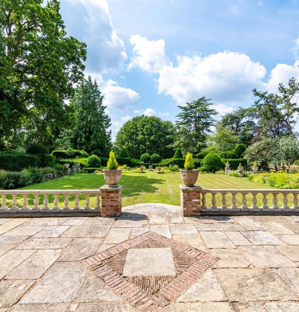 RJ Country Homes – Specialising in selling village, rural and country properties in and