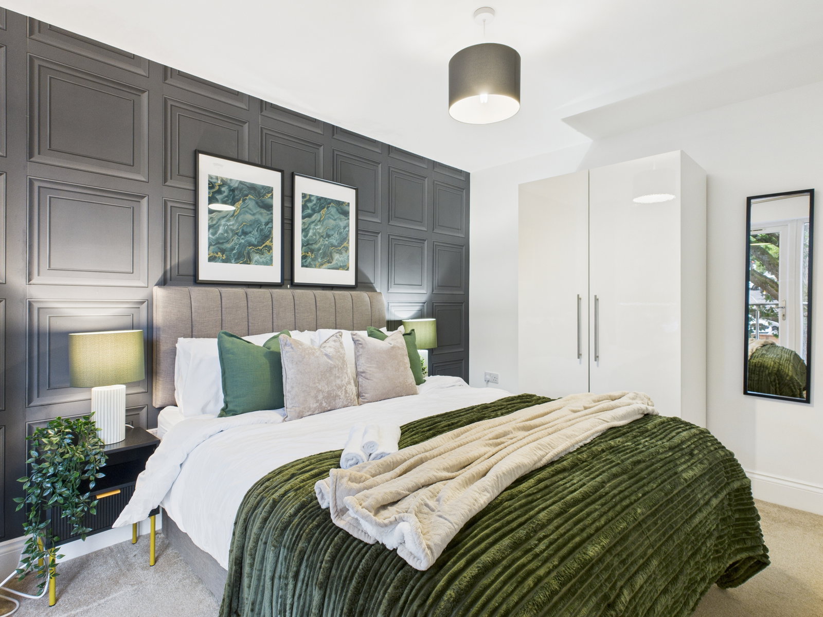 Signature Stays - Expert Serviced Accommodation Management