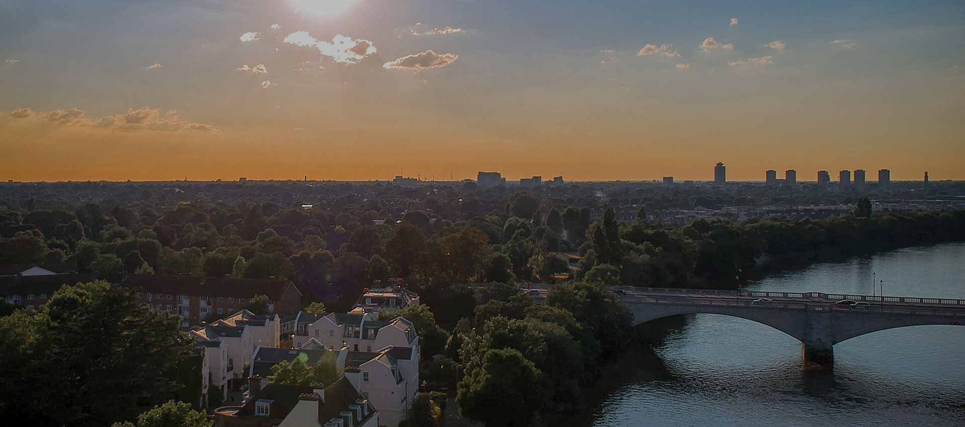 SkyEx | West London Minicabs, Executive Cars & Airport Transfers 24/7