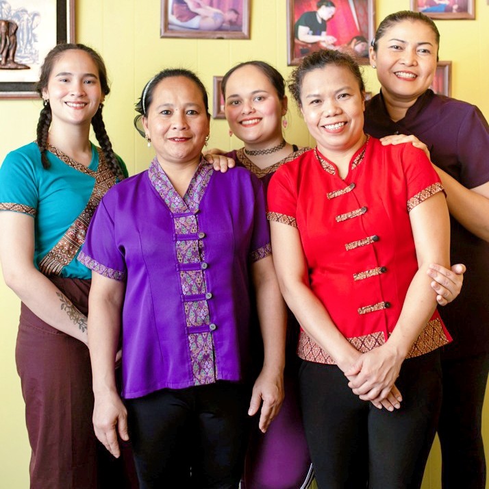 The team shown on the SiamThai.land massage website