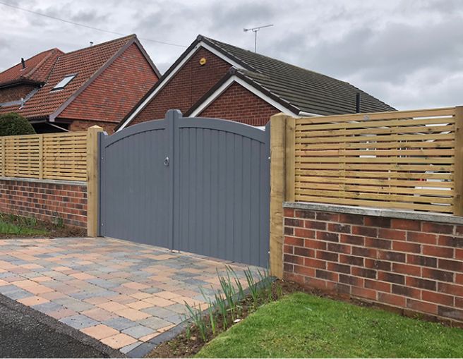 Transform Your Garden with Premium Fencing
