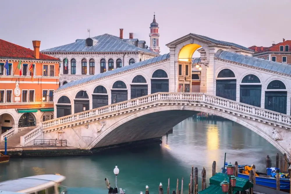 Puente de Rialto sobre el Canal Grande