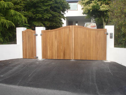 Westcountry gates & barriers - automatic gates - electric security gates & barriers in P
