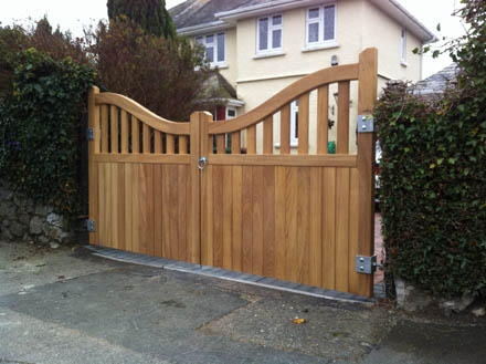 Westcountry gates & barriers - automatic gates - electric security gates & barriers in P