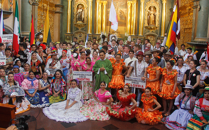 El folklore es la imagen del pueblo que no se puede negar logo